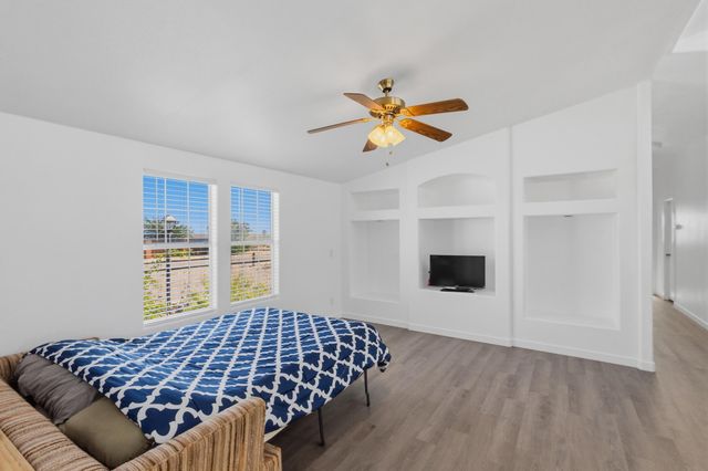 62 Calle De Chamesa Loop, Rio Communities, NM 87002