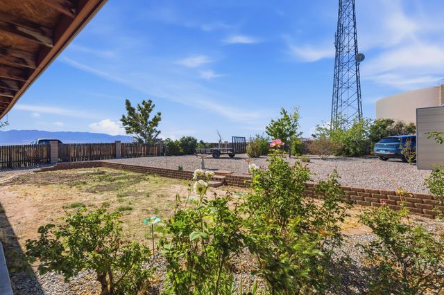 62 Calle De Chamesa Loop, Rio Communities, NM 87002