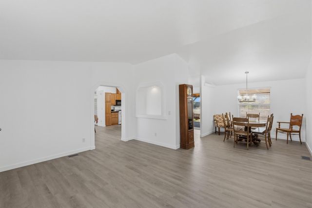 62 Calle De Chamesa Loop, Rio Communities, NM 87002
