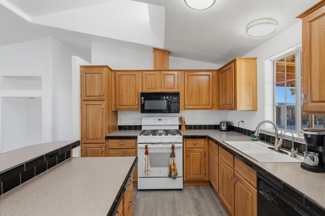 62 Calle De Chamesa Loop, Rio Communities, NM 87002