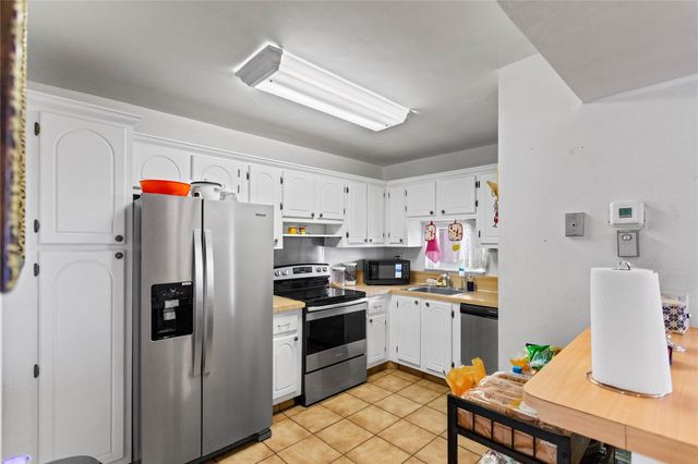 8990 S Hollybrook Boulevard Unit 305, Pembroke Pines, FL 33025