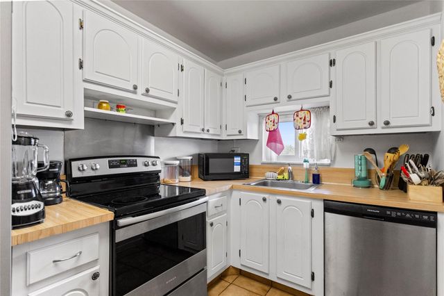 8990 S Hollybrook Boulevard Unit 305, Pembroke Pines, FL 33025