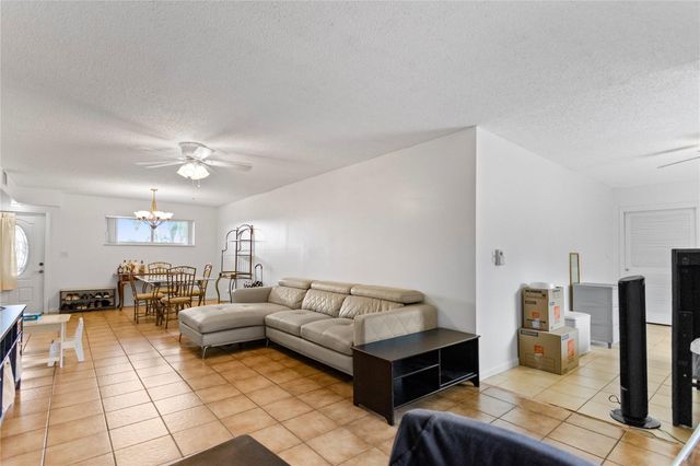 8990 S Hollybrook Boulevard Unit 305, Pembroke Pines, FL 33025