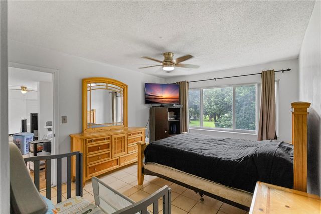 8990 S Hollybrook Boulevard Unit 305, Pembroke Pines, FL 33025