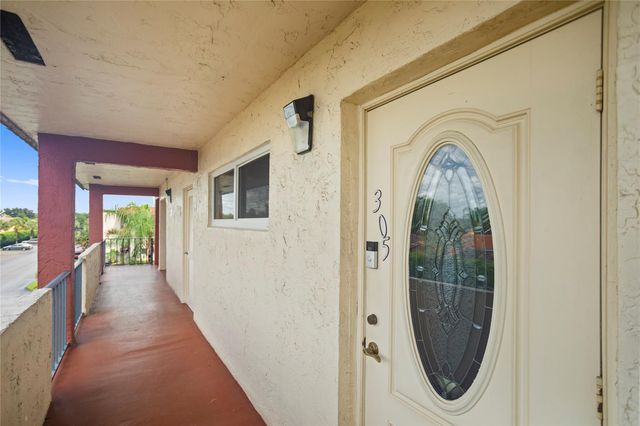 8990 S Hollybrook Boulevard Unit 305, Pembroke Pines, FL 33025