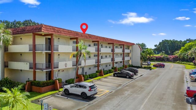 8990 S Hollybrook Boulevard Unit 305, Pembroke Pines, FL 33025