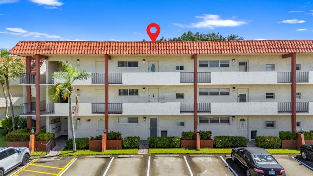 8990 S Hollybrook Boulevard Unit 305, Pembroke Pines, FL 33025