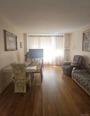 99-15 66 Avenue 2B, Rego Park, NY 11374