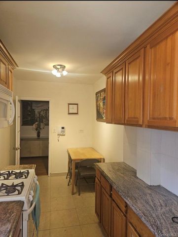 99-15 66 Avenue 2B, Rego Park, NY 11374