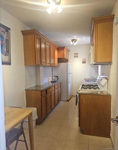 99-15 66 Avenue 2B, Rego Park, NY 11374