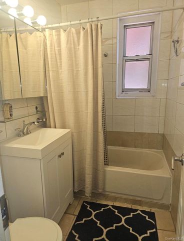99-15 66 Avenue 2B, Rego Park, NY 11374