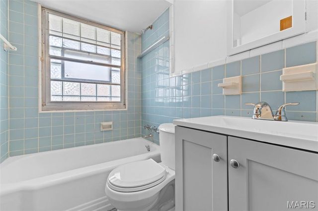 6048 Southwest Avenue, St Louis, MO 63139