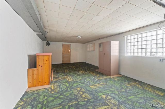 6048 Southwest Avenue, St Louis, MO 63139