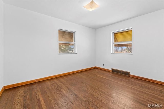 6048 Southwest Avenue, St Louis, MO 63139