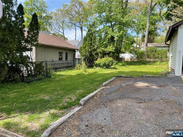 222 Glen Avenue Floor 2, Midland Park, NJ 07432