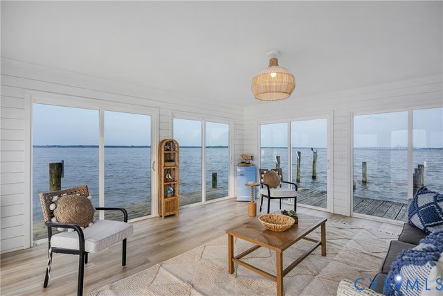 467 Daingerfield Rd, Tappahannock, VA 22560