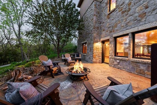 28511 W 88th Street, De Soto, KS 66018