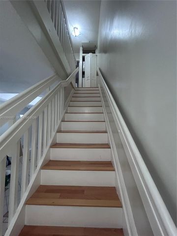 8260 NW 10th 7, Miami, FL 33126