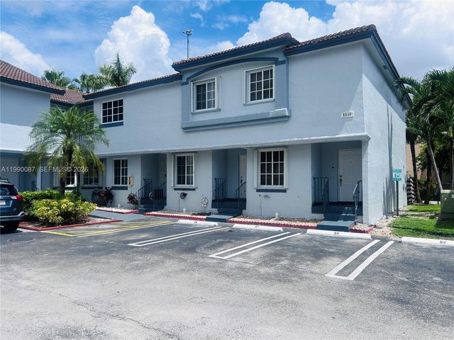 8260 NW 10th 7, Miami, FL 33126