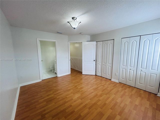 8260 NW 10th 7, Miami, FL 33126