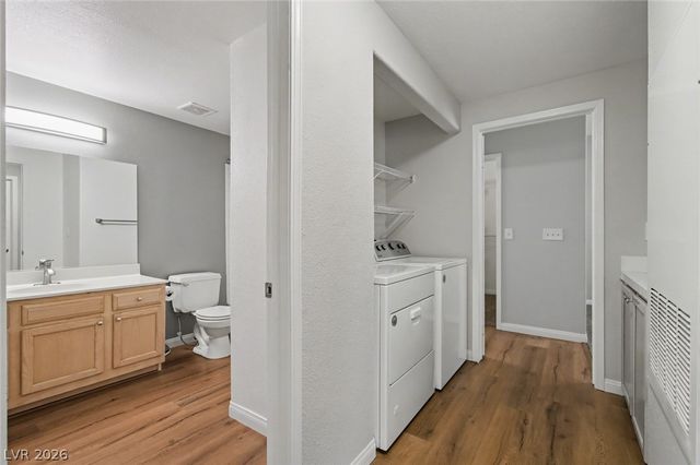 517 Indian Princess Drive 201, Las Vegas, NV 89145