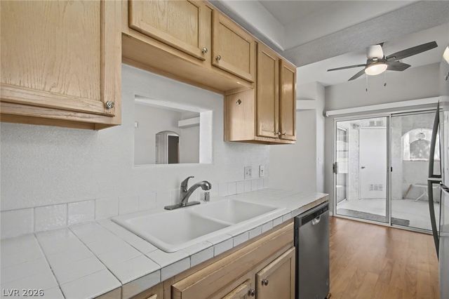 517 Indian Princess Drive 201, Las Vegas, NV 89145