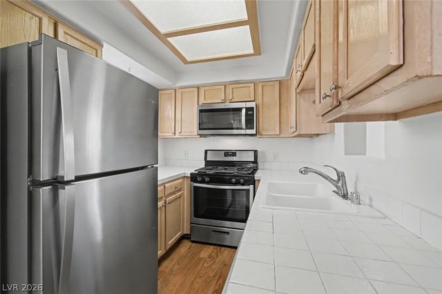 517 Indian Princess Drive 201, Las Vegas, NV 89145