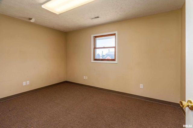 1110 N COURT Street, Marion, IL 62959