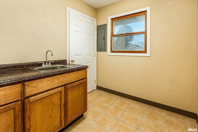 1110 N COURT Street, Marion, IL 62959