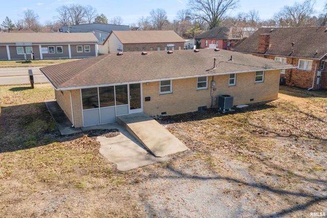 1110 N COURT Street, Marion, IL 62959