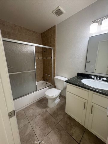 2137 Estrella Court A, Palmdale, CA 93550