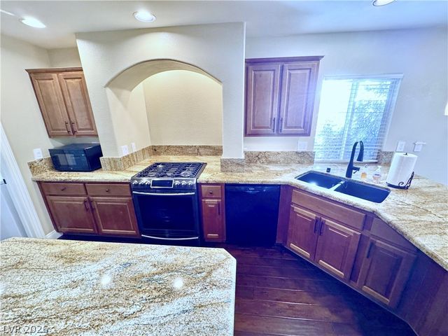 10919 Pentland Downs Street, Las Vegas, NV 89141