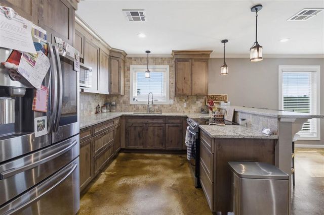 143 Pierce Ln, Hackberry, LA 70645