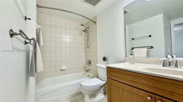 900 SW 8th Street 1501, Miami, FL 33130