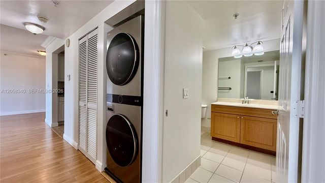 900 SW 8th Street 1501, Miami, FL 33130