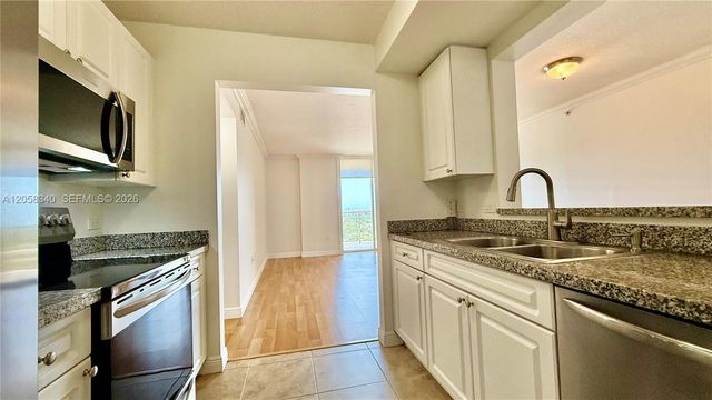 900 SW 8th Street 1501, Miami, FL 33130