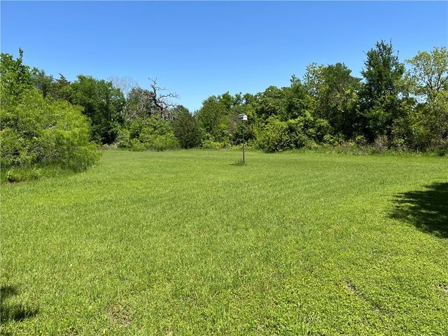 1100 Maple, Calvert, TX 77837