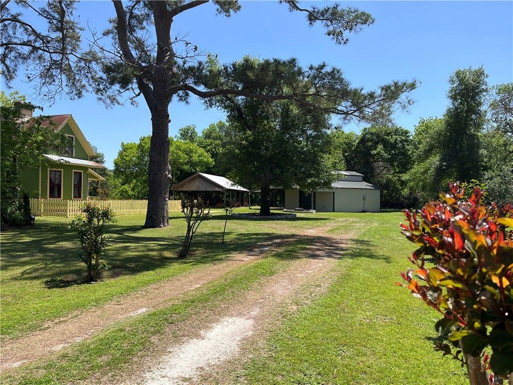 1100 Maple, Calvert, TX 77837 — photo 5