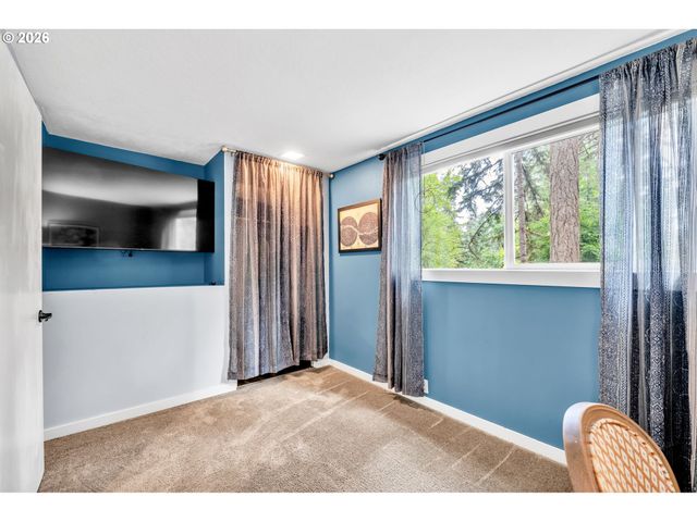 2897 TIMBERLINE Dr, Eugene, OR 97405