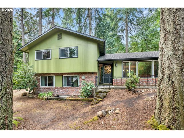 2897 TIMBERLINE Dr, Eugene, OR 97405