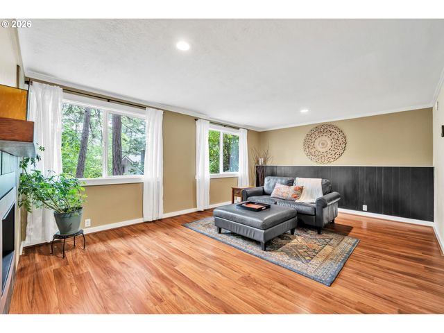 2897 TIMBERLINE Dr, Eugene, OR 97405
