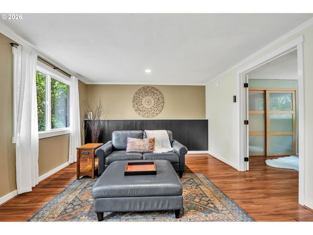 2897 TIMBERLINE Dr, Eugene, OR 97405