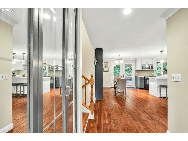 2897 TIMBERLINE Dr, Eugene, OR 97405