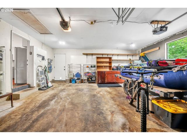 2897 TIMBERLINE Dr, Eugene, OR 97405