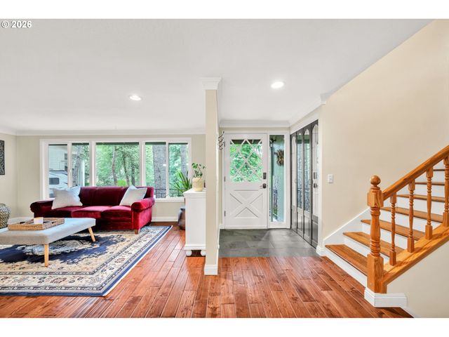 2897 TIMBERLINE Dr, Eugene, OR 97405