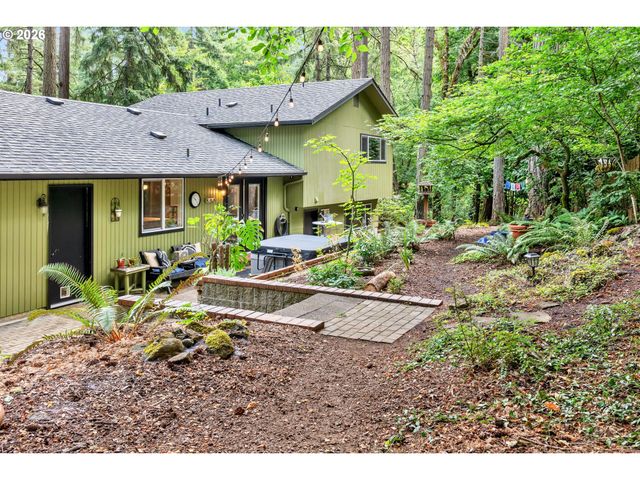 2897 TIMBERLINE Dr, Eugene, OR 97405