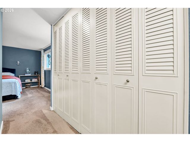 2897 TIMBERLINE Dr, Eugene, OR 97405