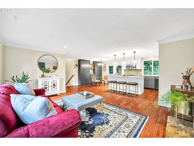 2897 TIMBERLINE Dr, Eugene, OR 97405
