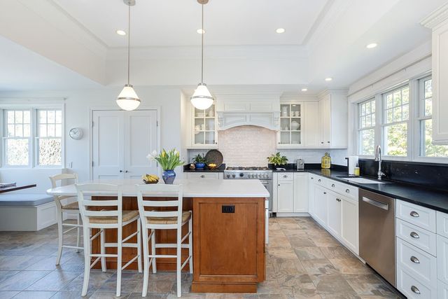 8 Key Court, Newport, RI 02840