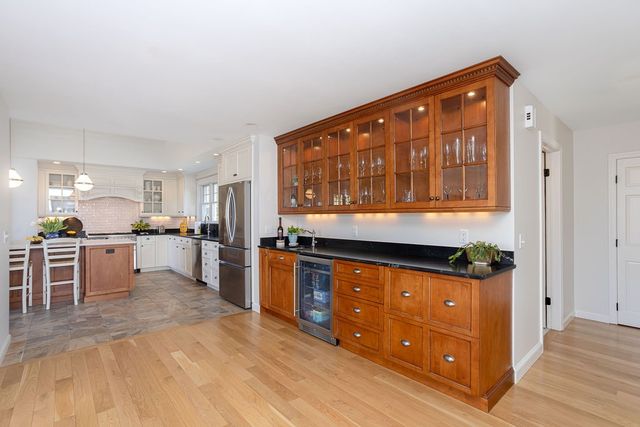 8 Key Court, Newport, RI 02840